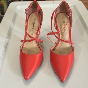 Red pump